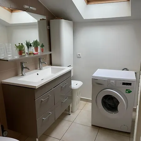 Le Lobau Apartment *